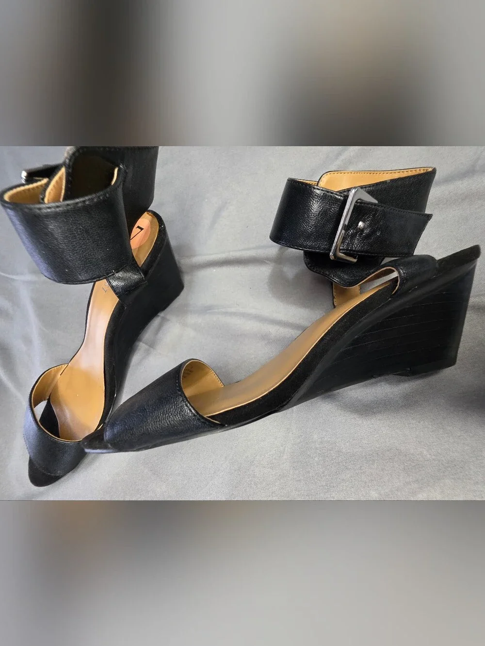 Nine West Black Ankle Strap Wedge Sandals Size 7 Buckle Open Toe